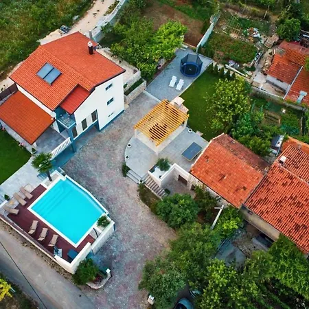 Luxury Vitam In Imotski, Private Pool (adults Only) Zmijavci
